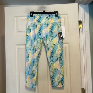 Gottex Capri Length Athletic Leggings Size Medium NWT Women's Green